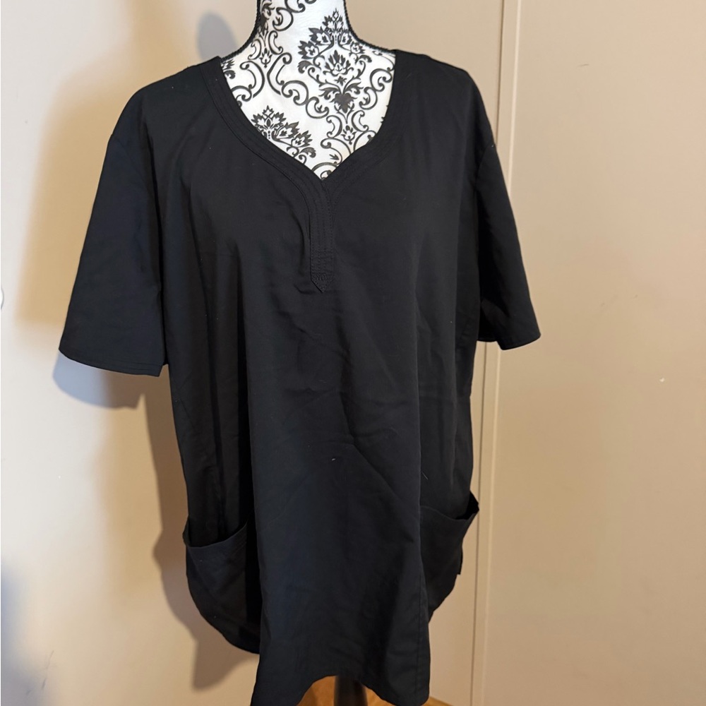 Healing Hands Black Short Sleeve V-Neck scrub top
